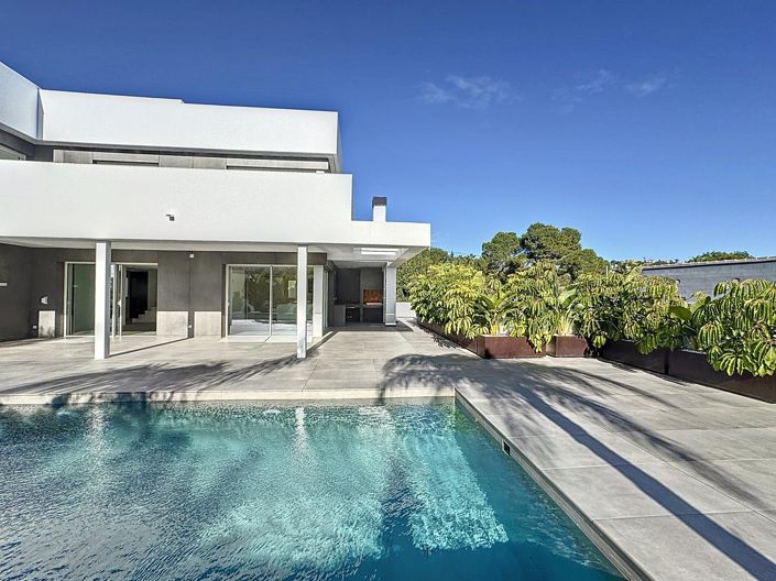 Image No.44-5 Bed Villa for sale