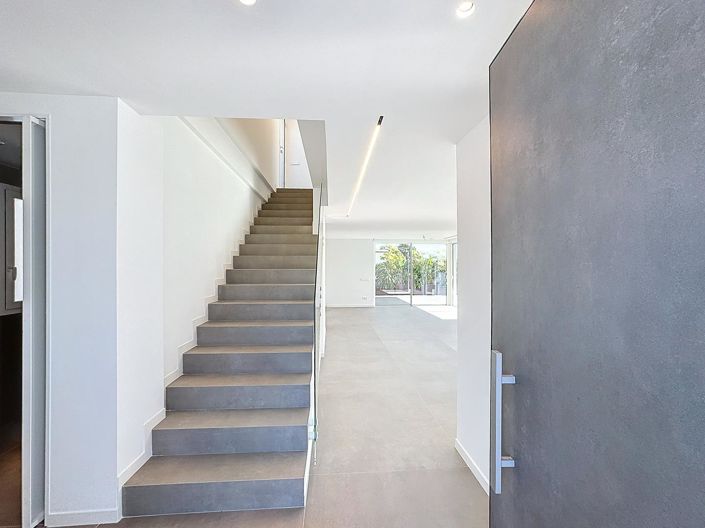 Image No.5-5 Bed Villa for sale