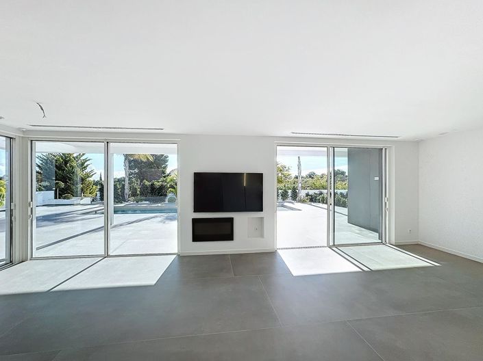 Image No.8-5 Bed Villa for sale