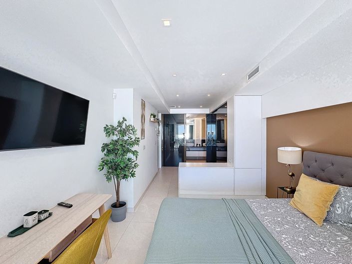 Image No.24-3 Bed Apartment for sale