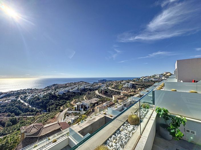 Image No.8-3 Bed Apartment for sale