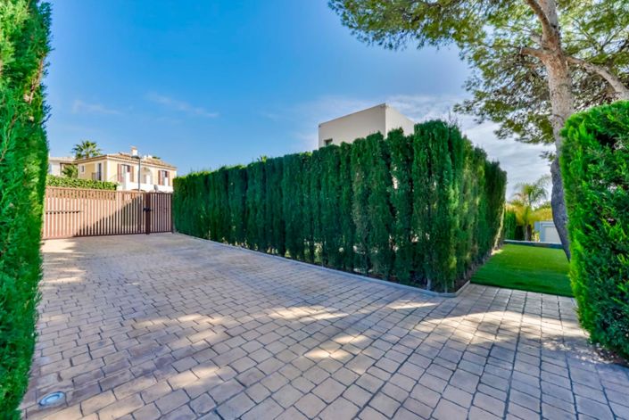 Image No.3-6 Bed Villa for sale