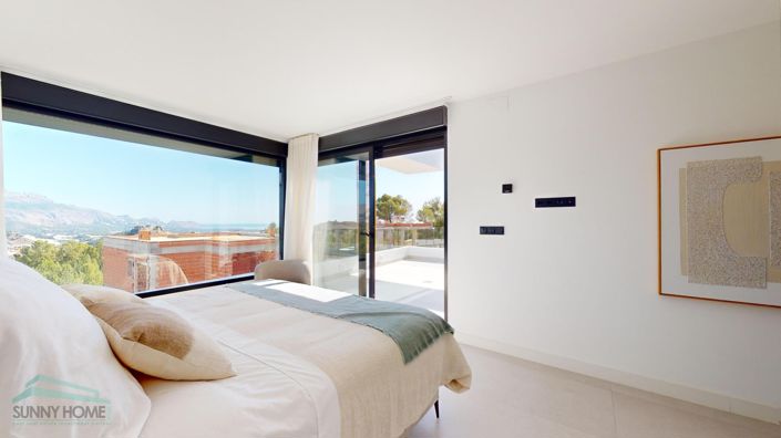 Image No.12-4 Bed Villa for sale