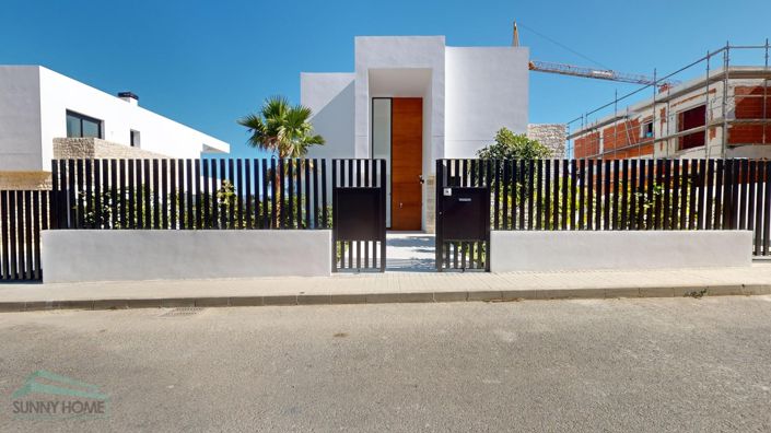 Image No.2-4 Bed Villa for sale