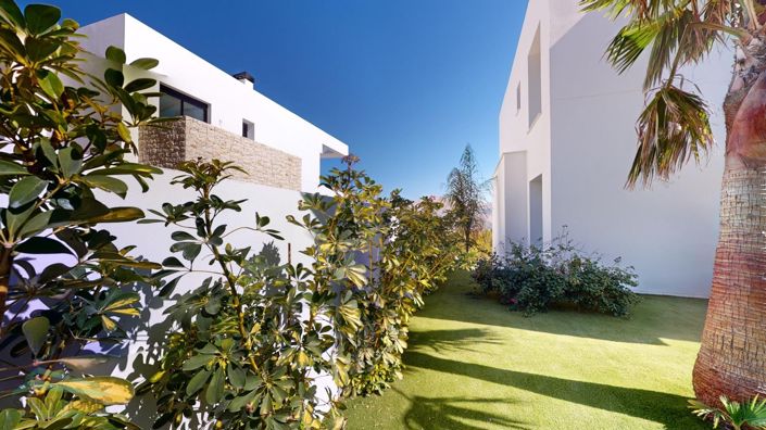 Image No.4-4 Bed Villa for sale