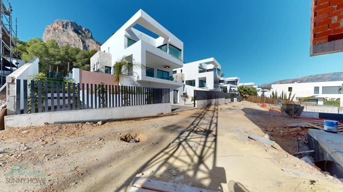 Image No.9-4 Bed Villa for sale