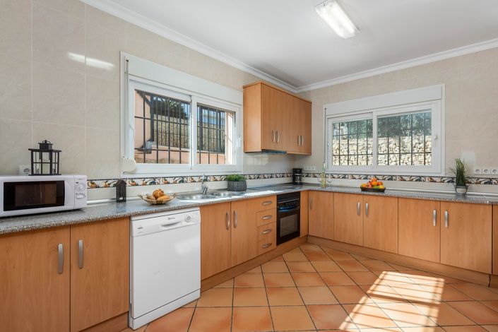 Image No.12-4 Bed Villa for sale