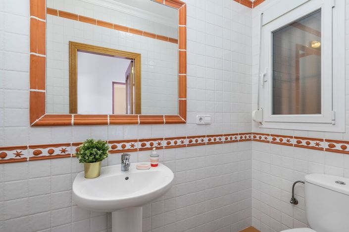 Image No.25-4 Bed Villa for sale