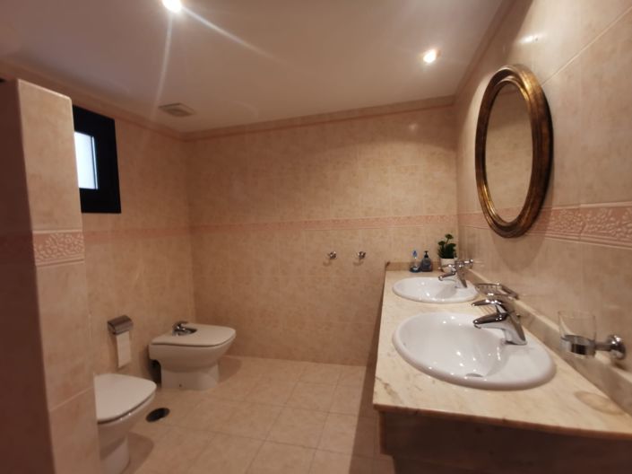 Image No.20-3 Bed Apartment for sale