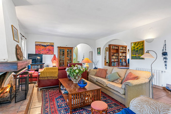 Image No.10-5 Bed Villa for sale