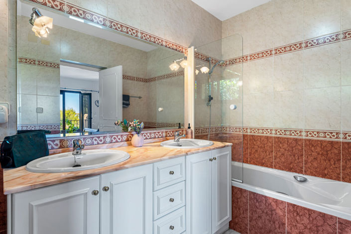 Image No.29-5 Bed Villa for sale