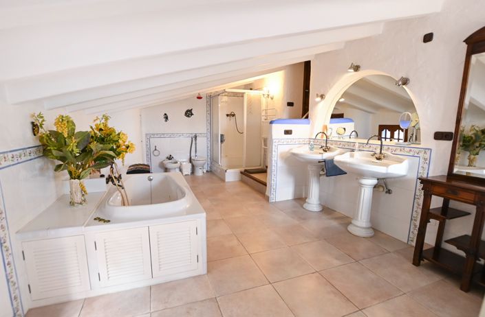 Image No.34-4 Bed Villa for sale