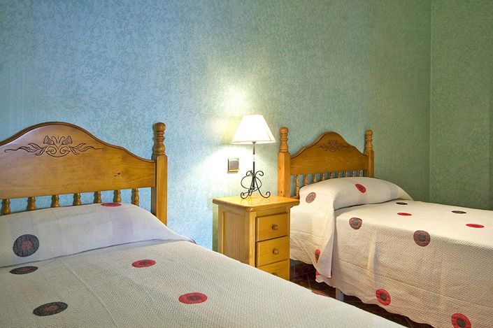 Image No.10-8 Bed Villa for sale