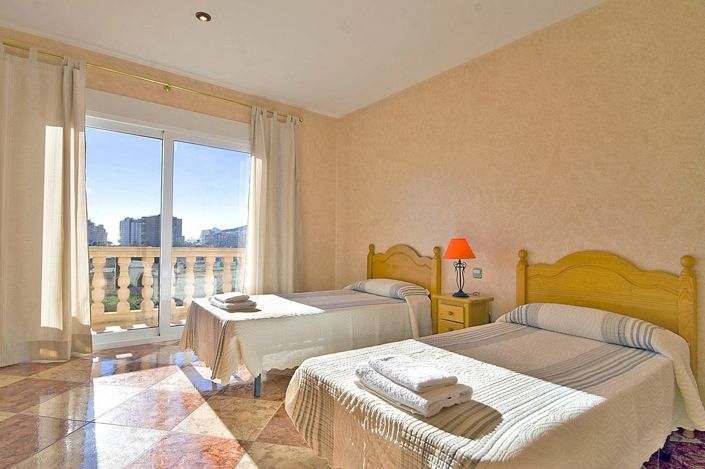 Image No.17-8 Bed Villa for sale