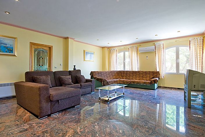 Image No.3-8 Bed Villa for sale