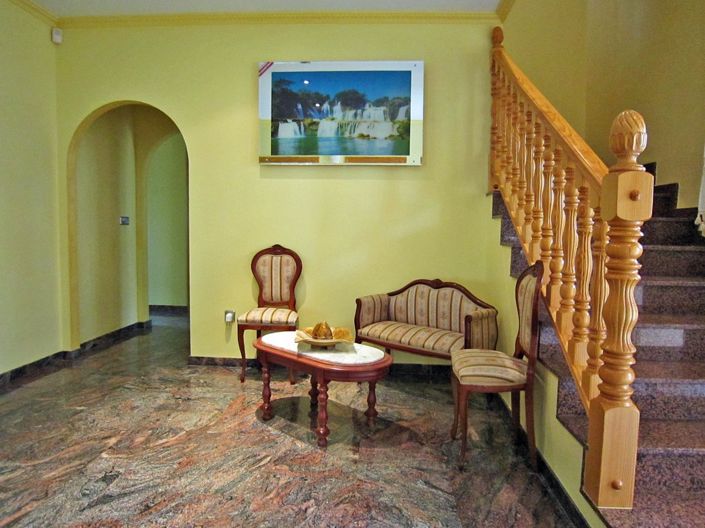 Image No.9-8 Bed Villa for sale