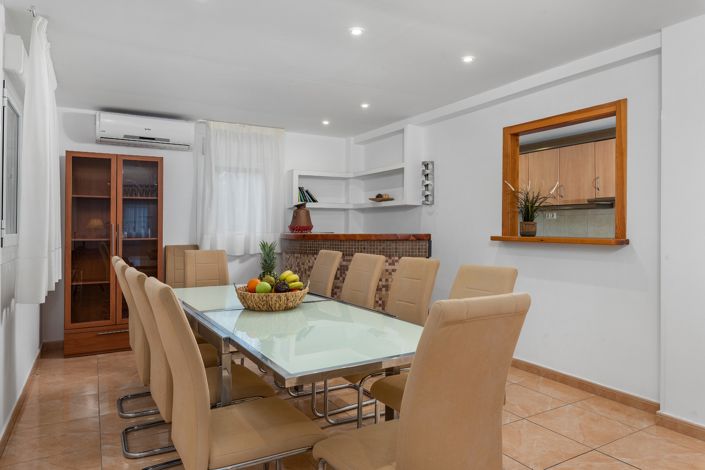 Image No.14-13 Bed Villa for sale