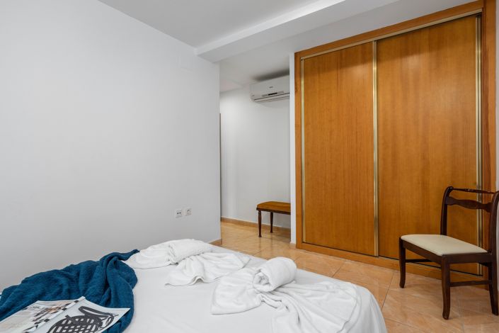 Image No.22-13 Bed Villa for sale