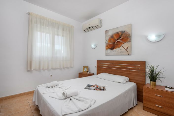 Image No.24-13 Bed Villa for sale