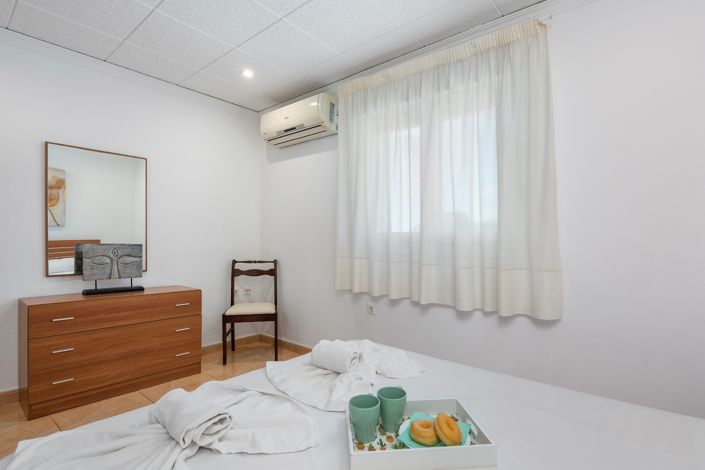 Image No.25-13 Bed Villa for sale