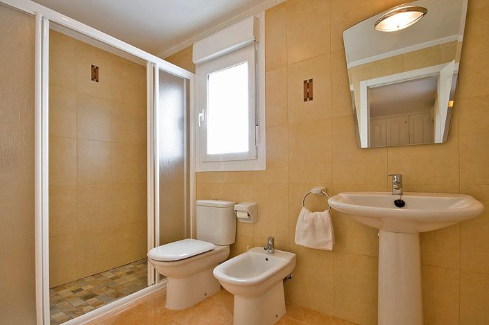 Image No.40-13 Bed Villa for sale