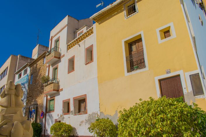 Image No.1-9 Bed Townhouse for sale