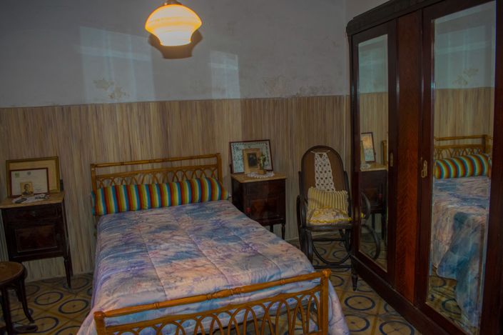 Image No.10-9 Bed Townhouse for sale