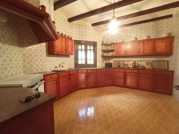 Image No.11-11 Bed Villa for sale