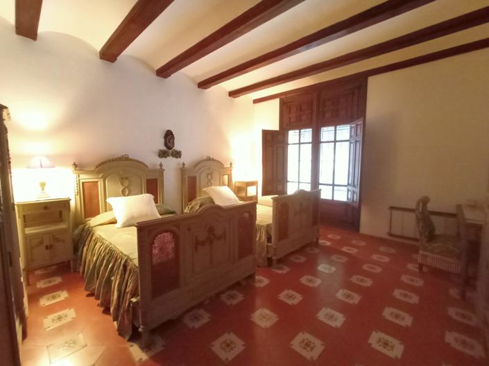 Image No.29-11 Bed Villa for sale