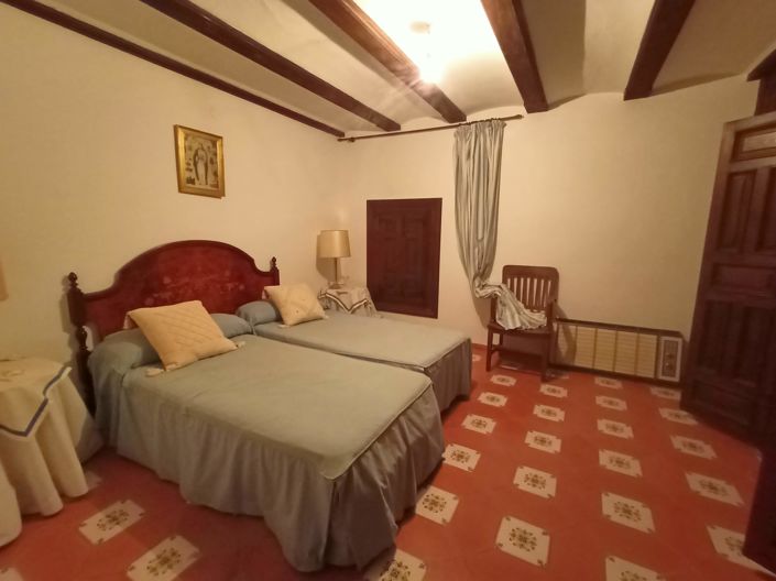 Image No.34-11 Bed Villa for sale