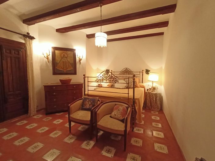 Image No.35-11 Bed Villa for sale