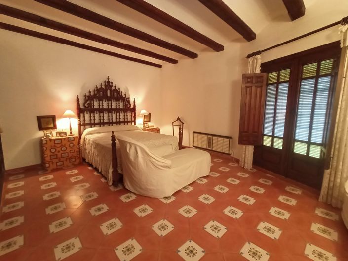 Image No.36-11 Bed Villa for sale