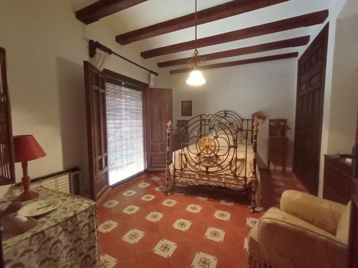 Image No.37-11 Bed Villa for sale