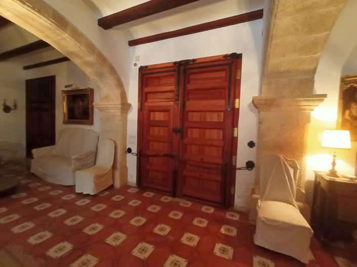 Image No.4-11 Bed Villa for sale