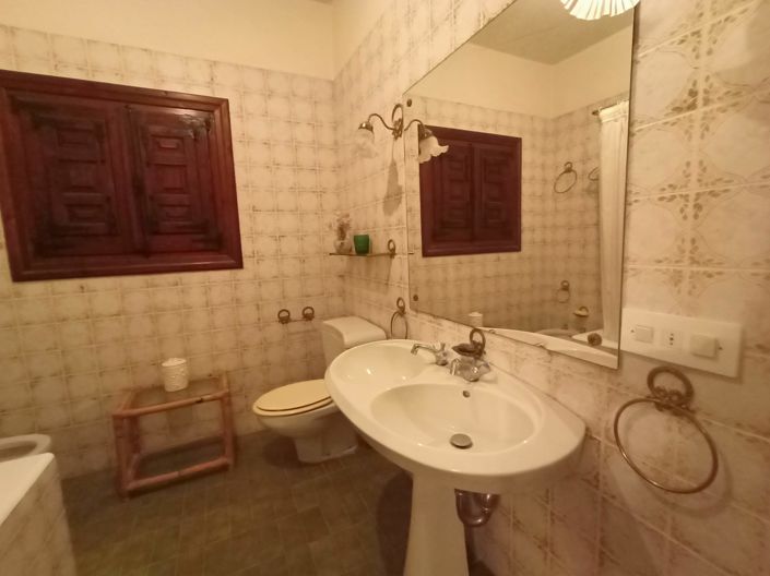 Image No.40-11 Bed Villa for sale