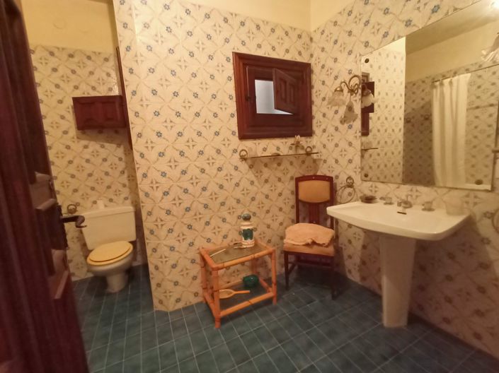 Image No.42-11 Bed Villa for sale