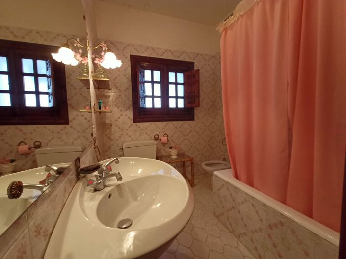 Image No.43-11 Bed Villa for sale