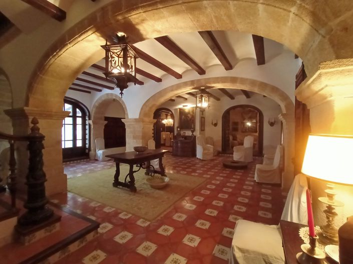 Image No.6-11 Bed Villa for sale