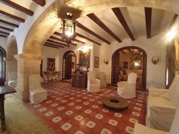 Image No.7-11 Bed Villa for sale