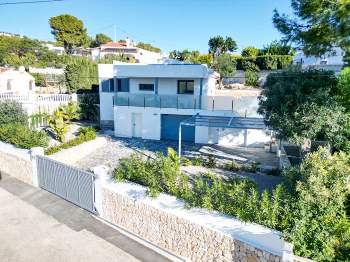 Image No.1-3 Bed Villa for sale