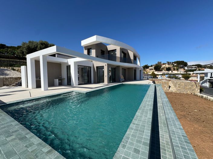 Image No.1-4 Bed Villa for sale