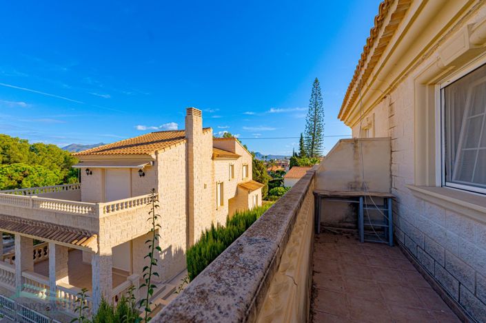 Image No.4-4 Bed Villa for sale