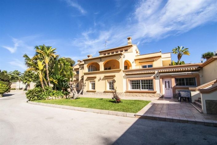 Image No.1-7 Bed Villa for sale