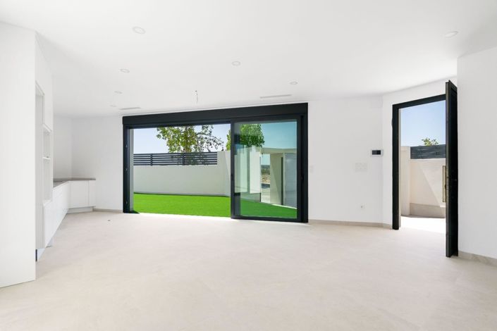 Image No.8-2 Bed Villa for sale