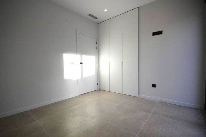 Image No.20-3 Bed Villa for sale