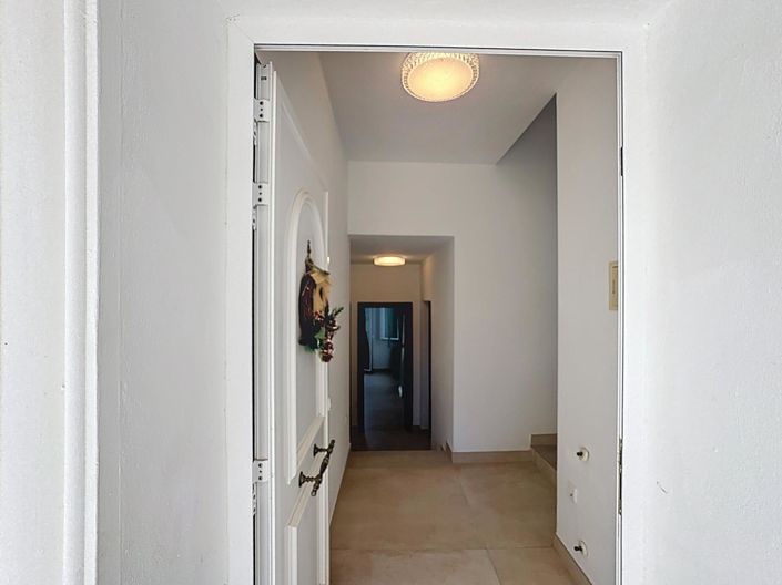 Image No.2-4 Bed Villa for sale