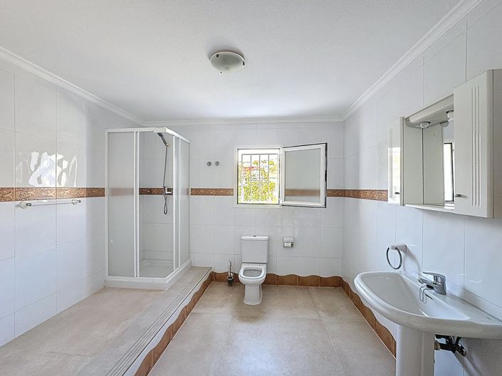 Image No.37-4 Bed Villa for sale