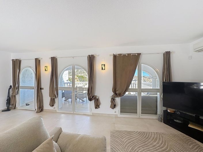 Image No.9-4 Bed Villa for sale