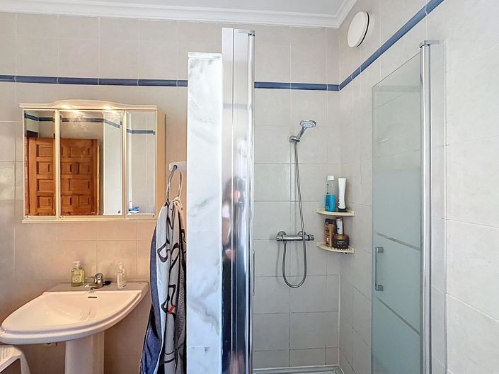 Image No.9-4 Bed Villa for sale