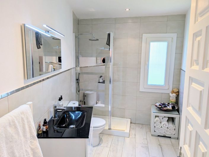 Image No.20-2 Bed Villa for sale